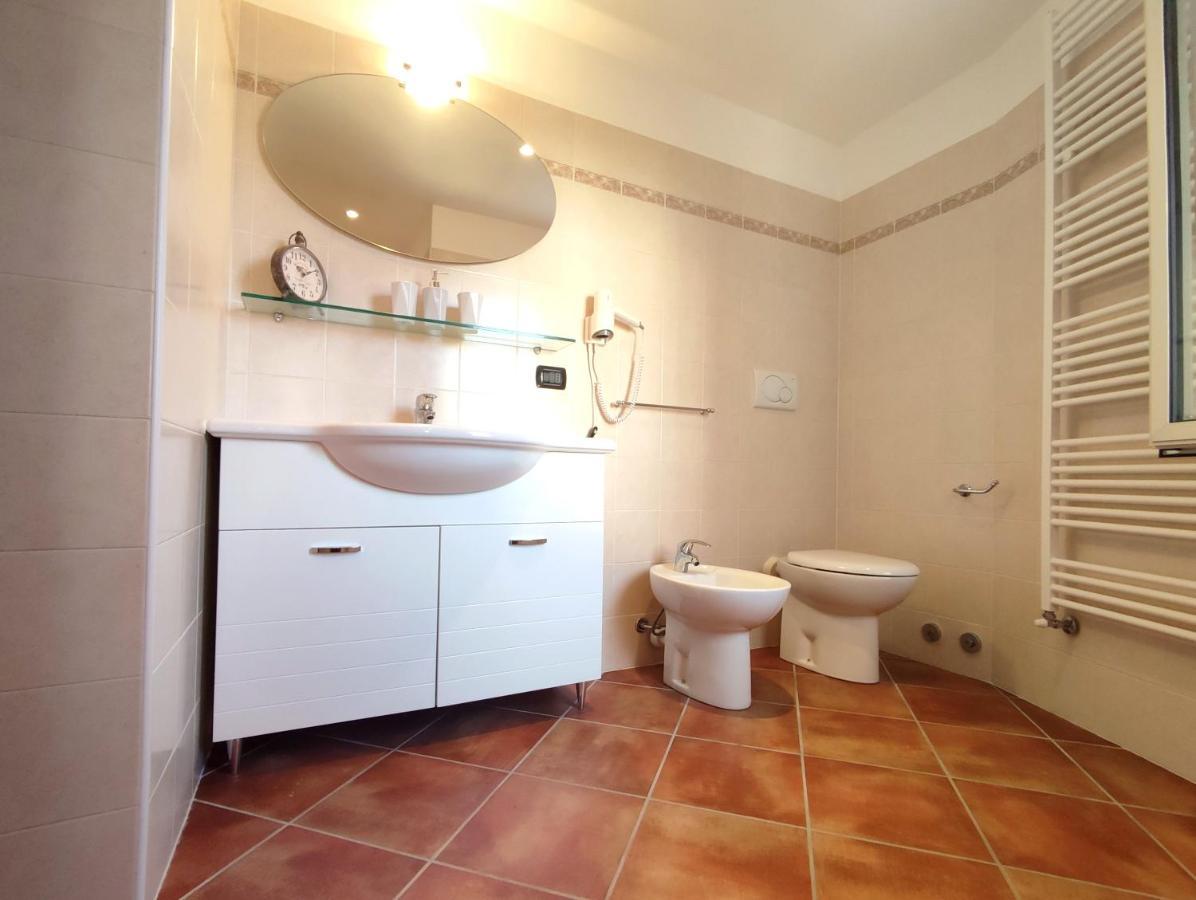 B&B Villa Regina Brunate Esterno foto